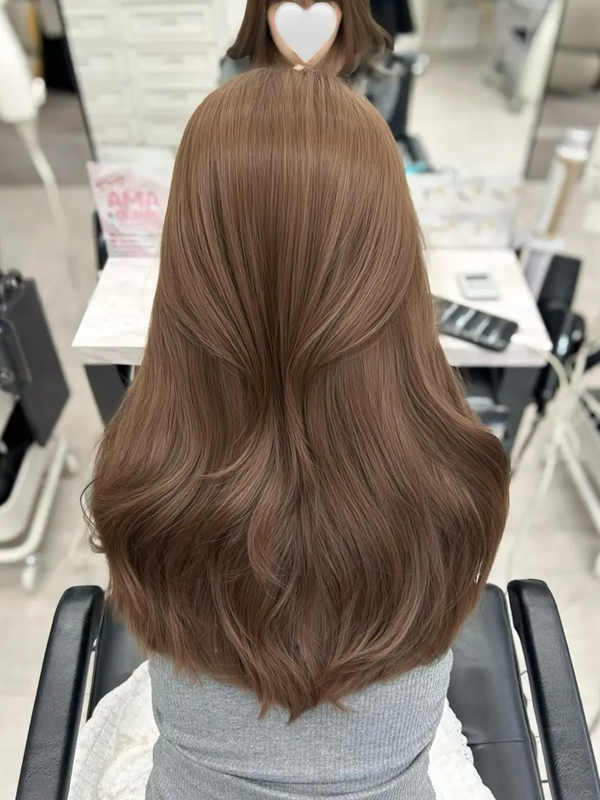 セミロング カラー ヘアカラー 韓国ヘア🇰🇷／ 艶カラー鈴木萌愛🩶のヘアスタイル