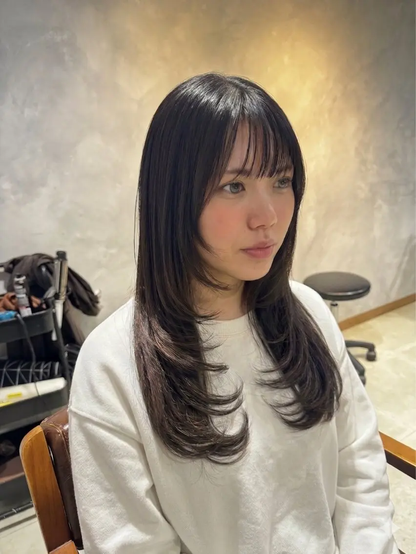 ロング 顔まわりレイヤー 顔周りカット レイヤーカット 小顔カット カット トリートメント 髪質改善/レイヤー カット☻岩本栄輝のヘアスタイル
