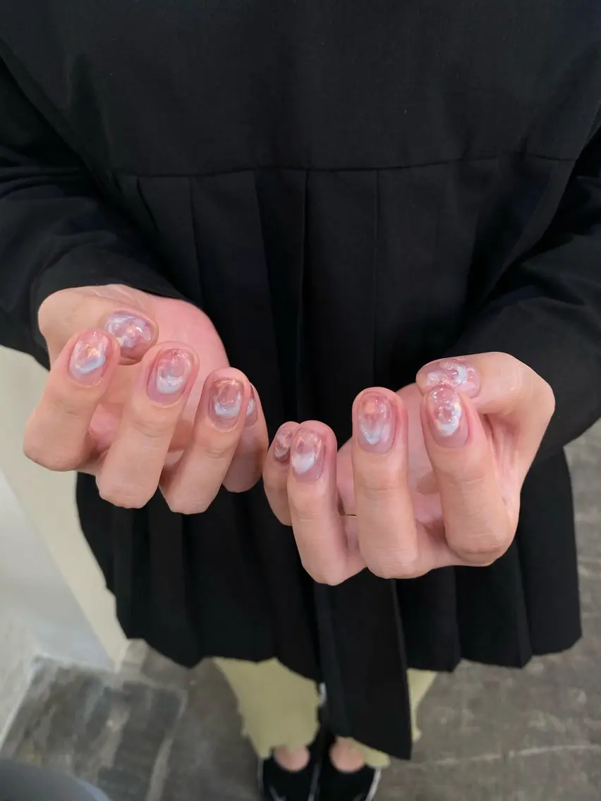 ネイル 水色 ピンク ハンドネイル 栗林 実莉のネイルデザイン