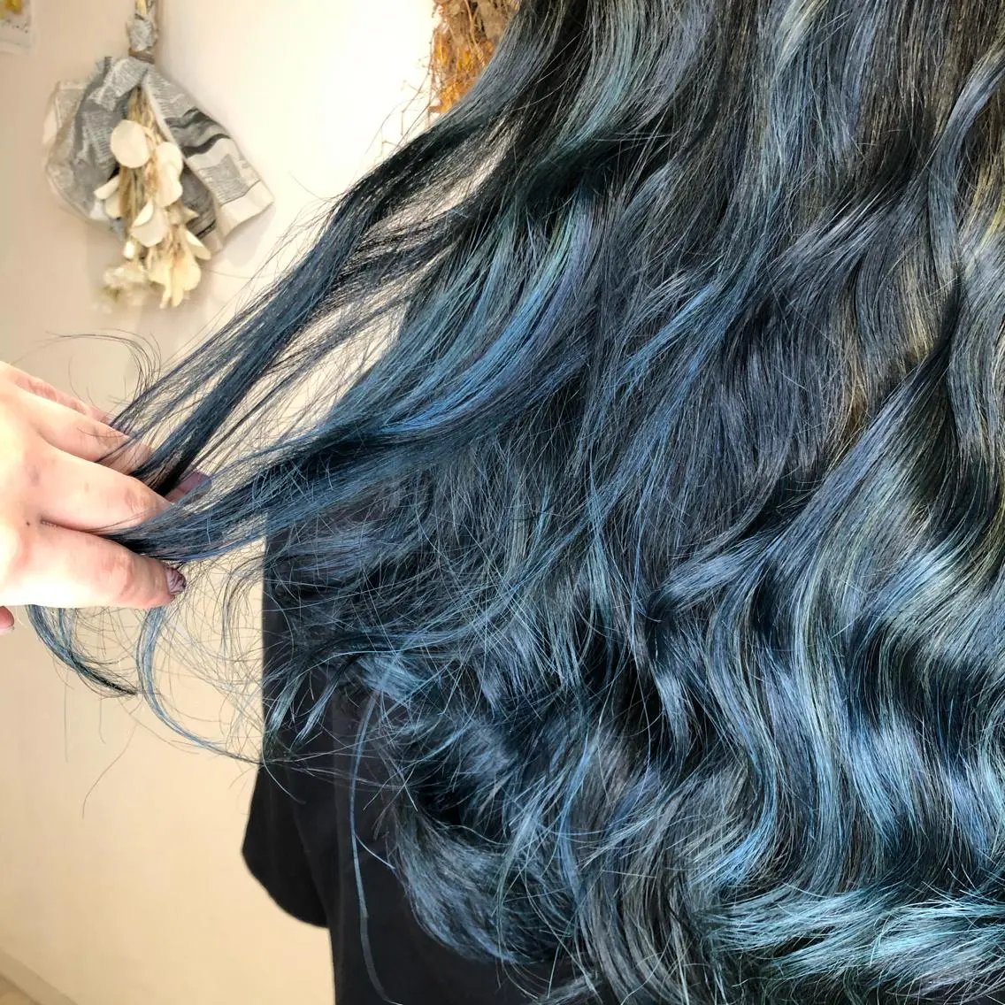 ロング カラー ブルーカラー ヘアカラー トリートメント 松佐 ゆかりのヘアスタイル