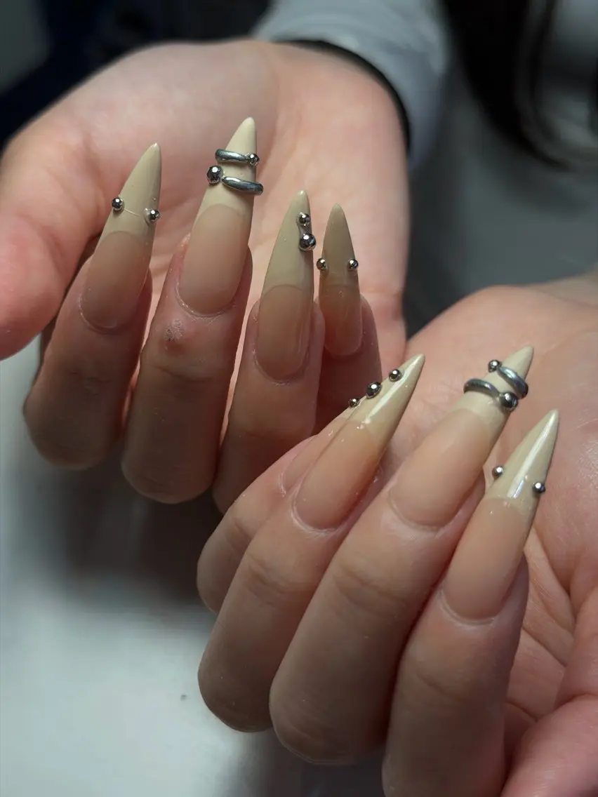 ネイル 長さ出し 韓国ネイル ロングネイル ネイルチップ ワンホンネイル ハンドネイル CoMo Nailのネイルデザイン