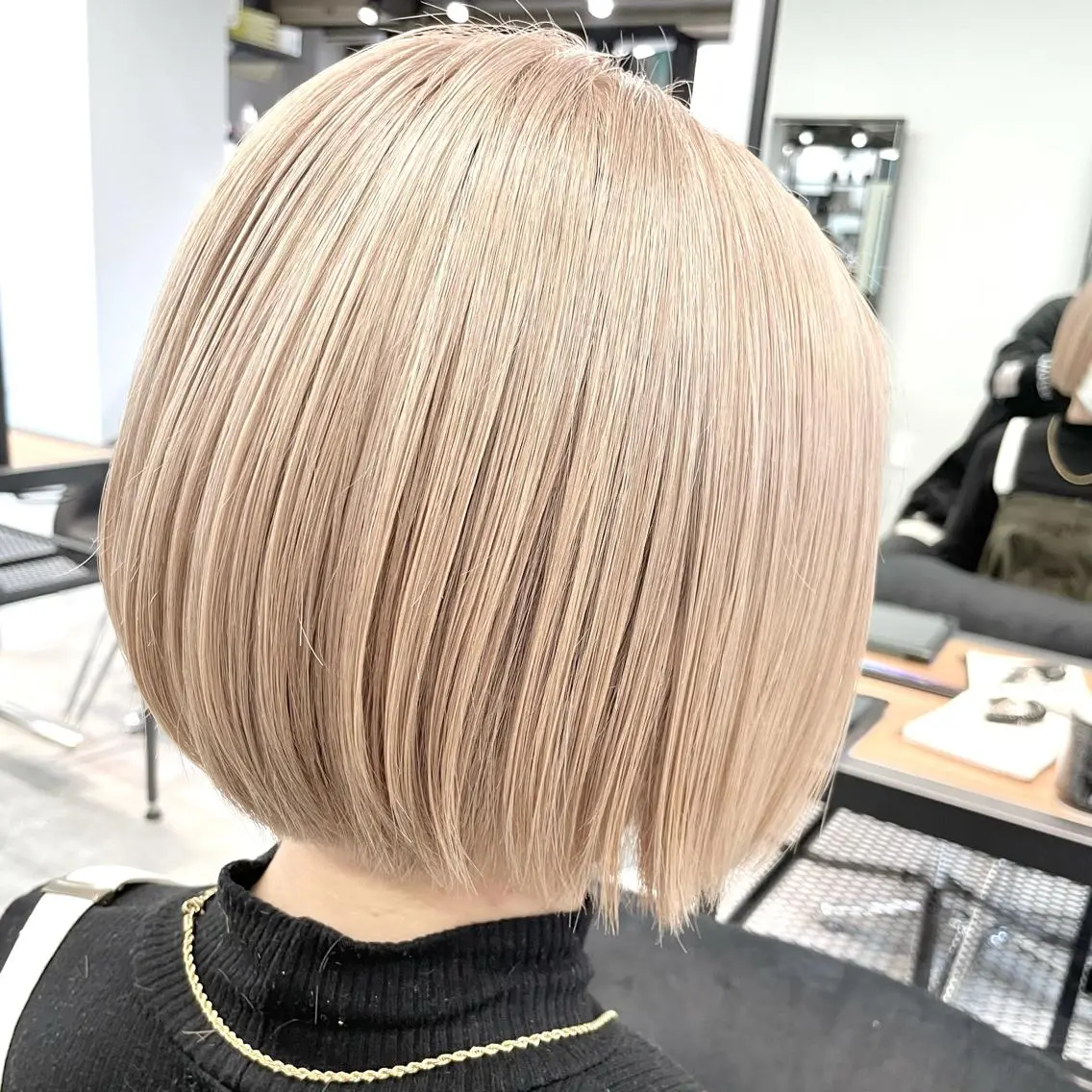 ショート カラー ハイトーンカラー ヘアカラー トリートメント ✨MiL✨ ✨心斎橋✨のヘアスタイル