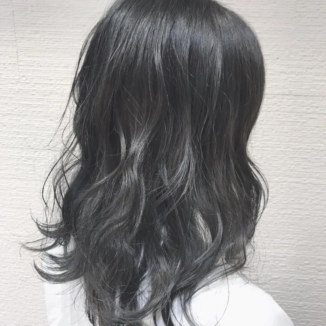 セミロング カラー パーマ 透明感カラー ダークグレー ダブルカラー トリートメント 酸熱トリートメント 清野 大のヘアスタイル