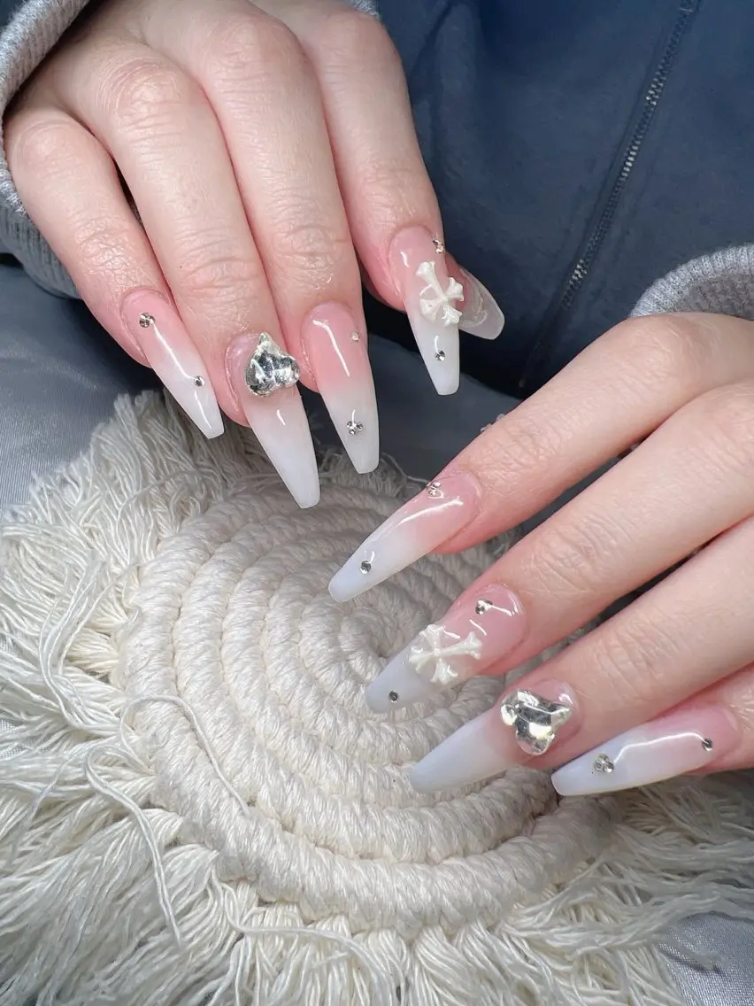 ネイル 長さ出し グラデーション 卒業式 キラキラネイル マグネットネイル Lee Nailsのネイルデザイン
