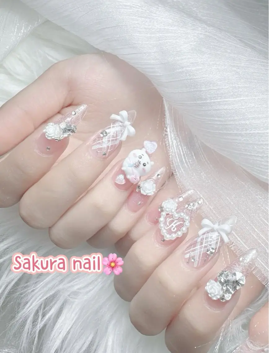 ネイル アートネイル オーロラネイル ボルドー チークネイル フレンチネイル Sakura Nail Salonのネイルデザイン