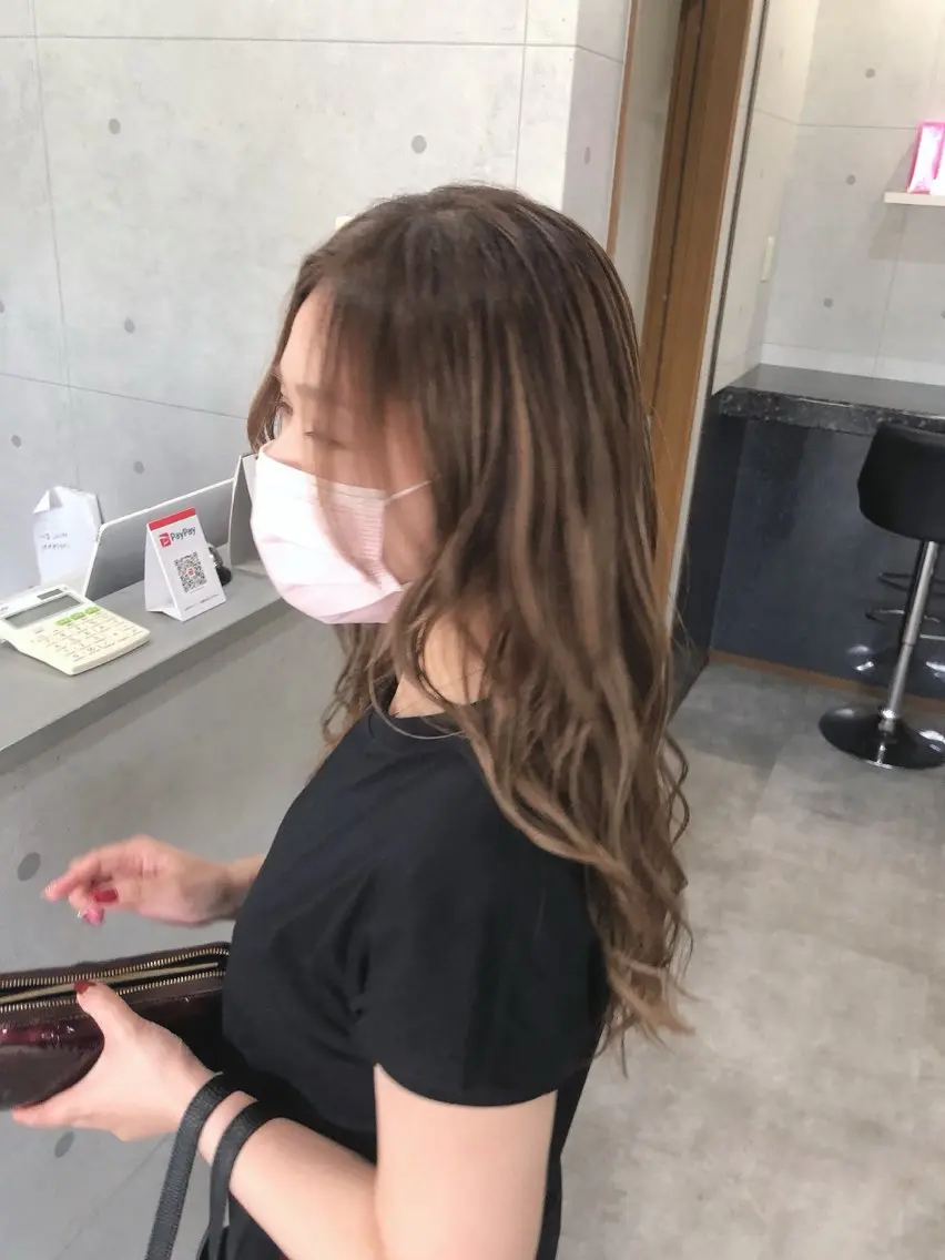 ミディアム ボブ くびれヘア くせ毛 髪質改善 切りっぱなしロブ カット ヘアカラー REVE 美容室のヘアスタイル