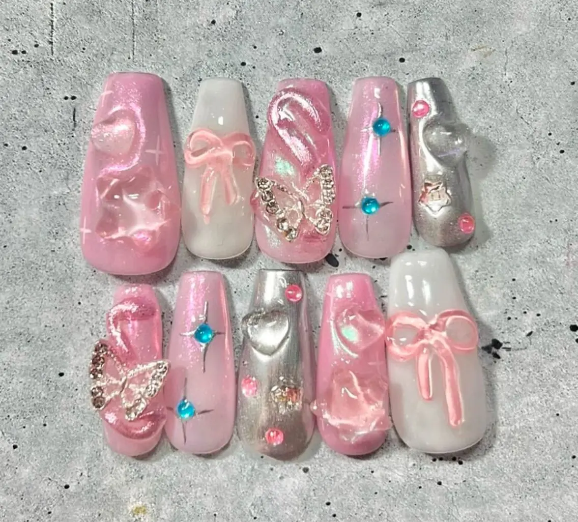ネイル フレンチネイル グラデーション キラキラネイル 韓国ネイル マグネットネイル 🎀🎀YooLi Nail Salonのネイルデザイン