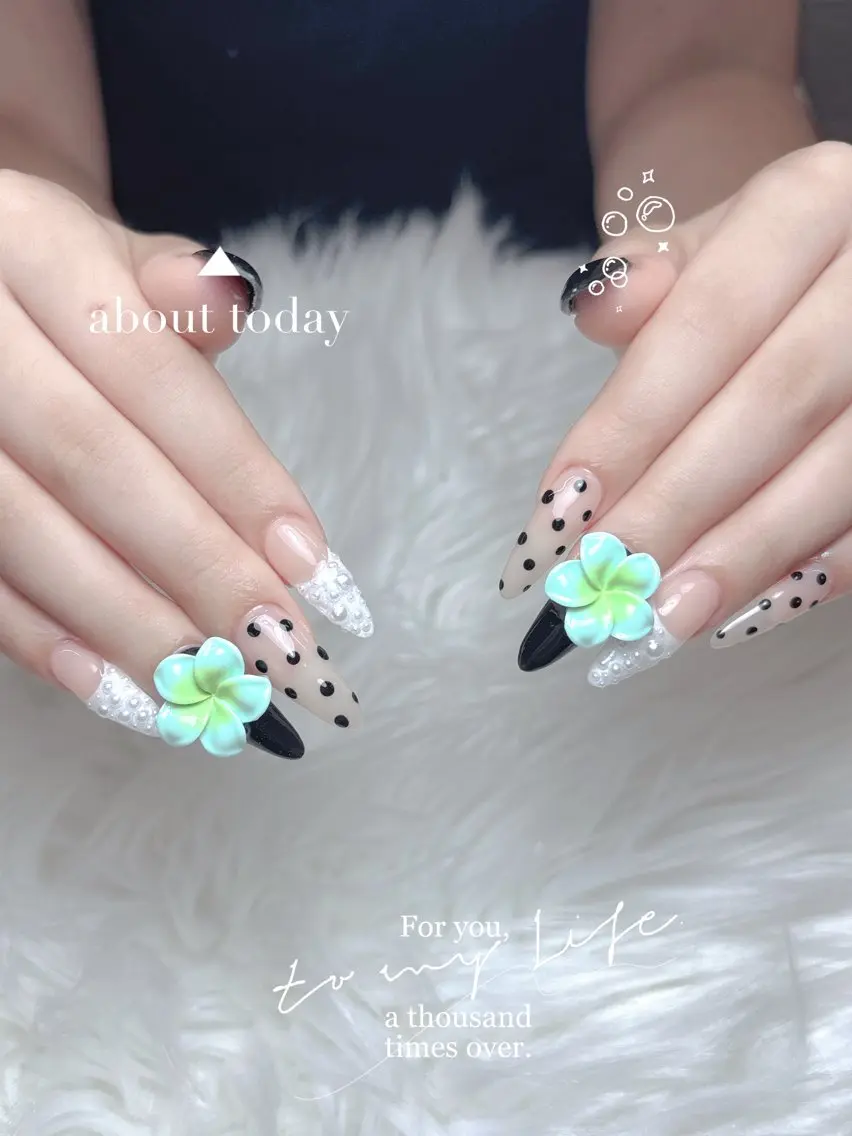 ネイル W·mai nail 関内のネイルデザイン