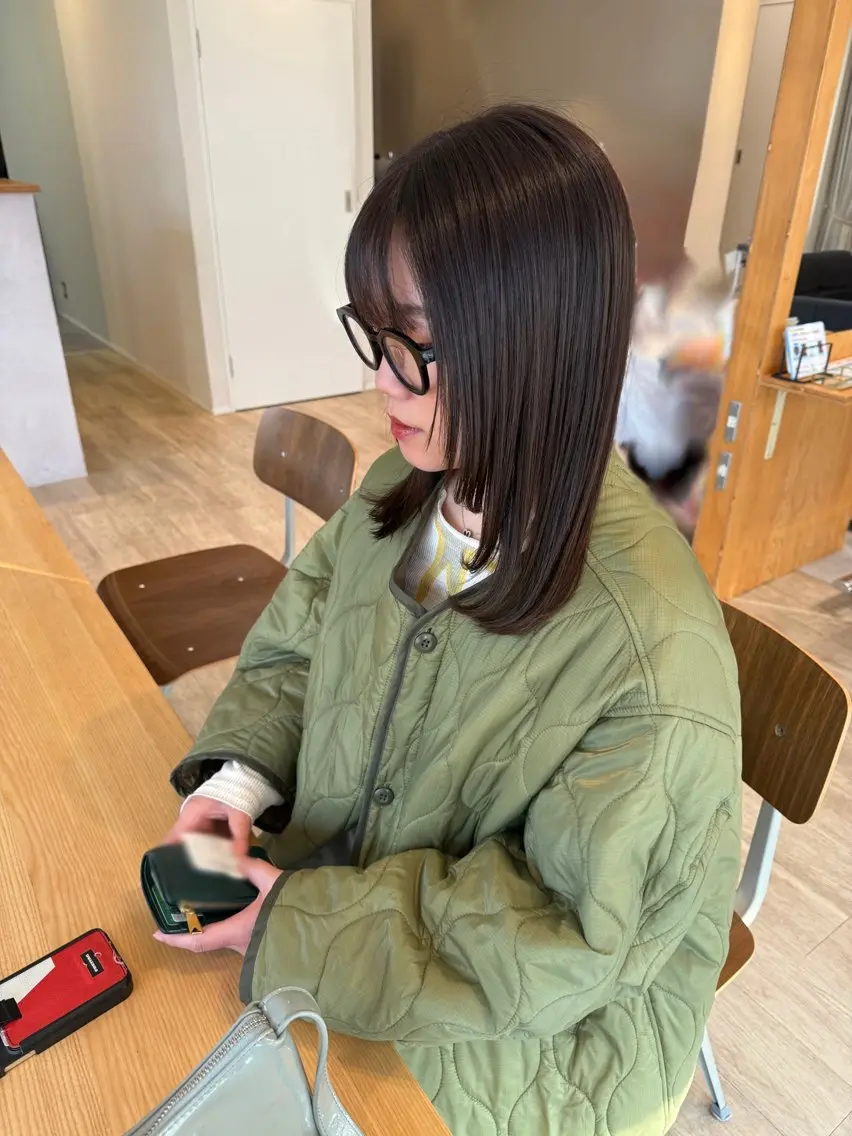 ミディアム カラー 顔まわりレイヤー 顔周りカット レイヤーカット カット ヘアカラー 渡辺 優のヘアスタイル