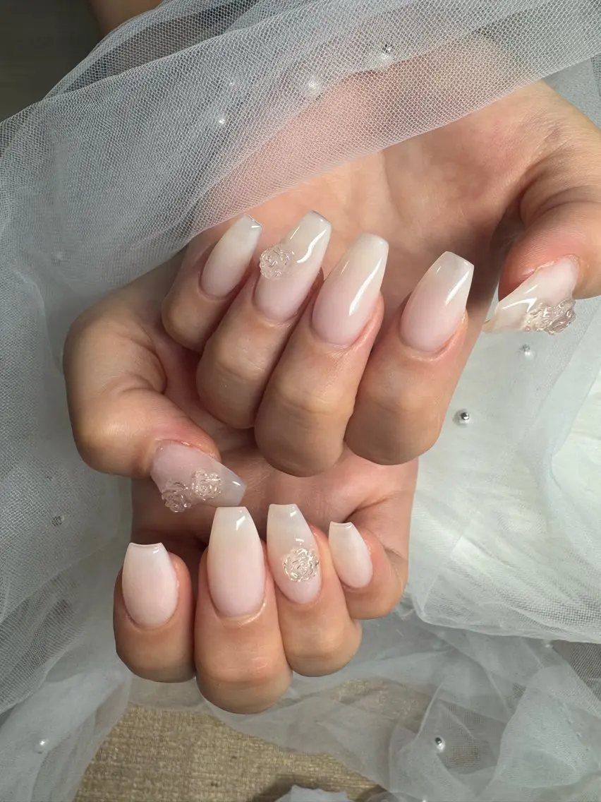 ネイル フレンチネイル ジェルネイル ガラスフレンチ ハロウィン ハート ハンドネイル H.baby Nail Salonのネイルデザイン