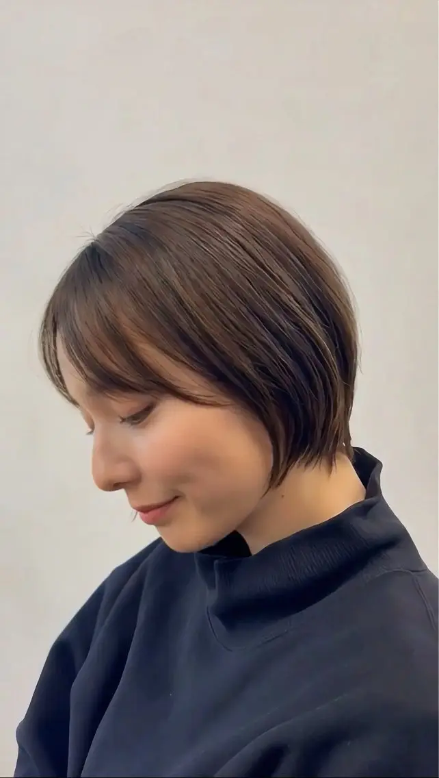 ショート カラー ショートレイヤー ブラウンカラー 透明感カラー ナチュラルブラウン ボブ カット トリートメント 髪質改善、癖毛直し 縮毛矯正が得意のヘアスタイル