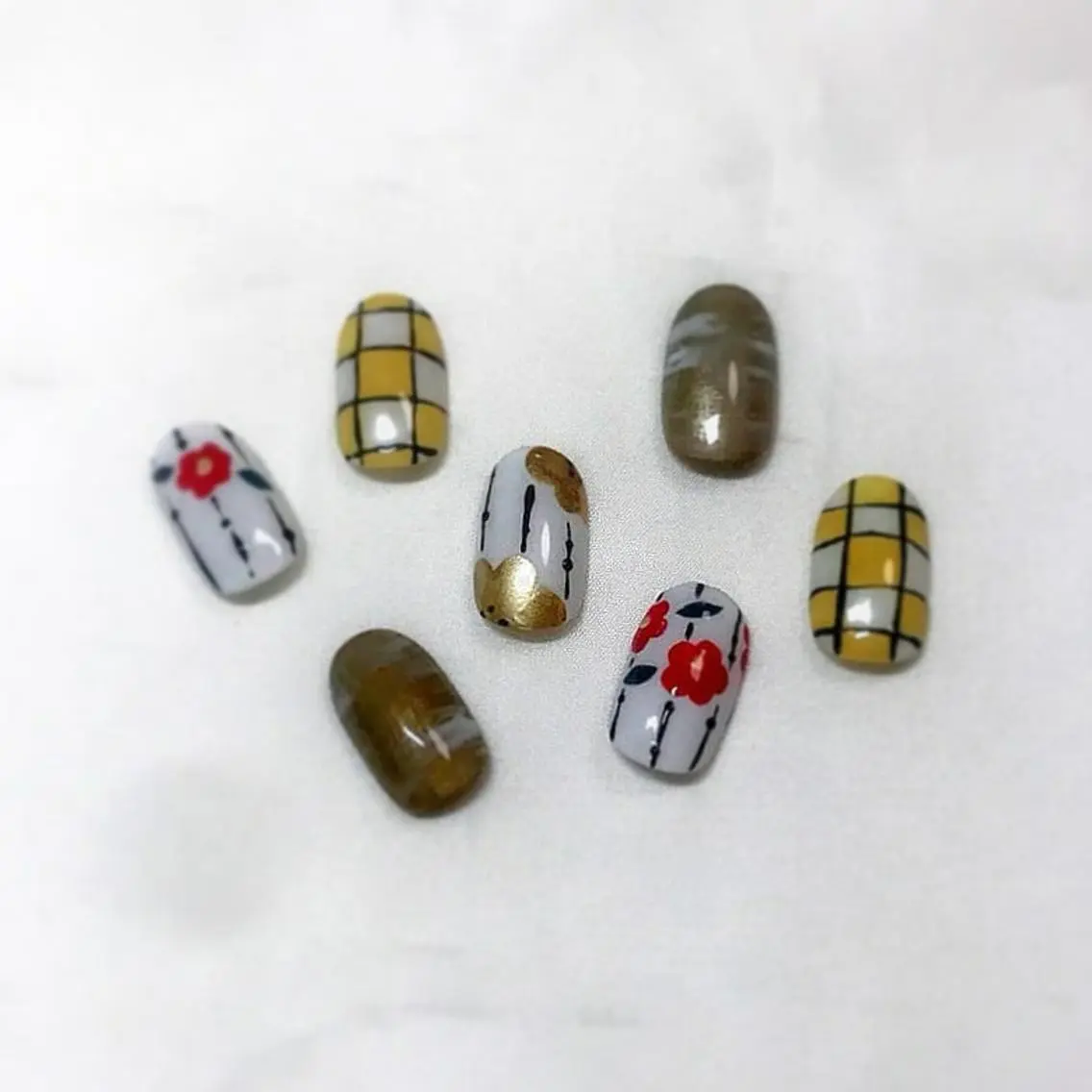 ネイル 成人式 ブライダルネイル ハンドネイル ハンドケア lylynail YUUKAのネイルデザイン