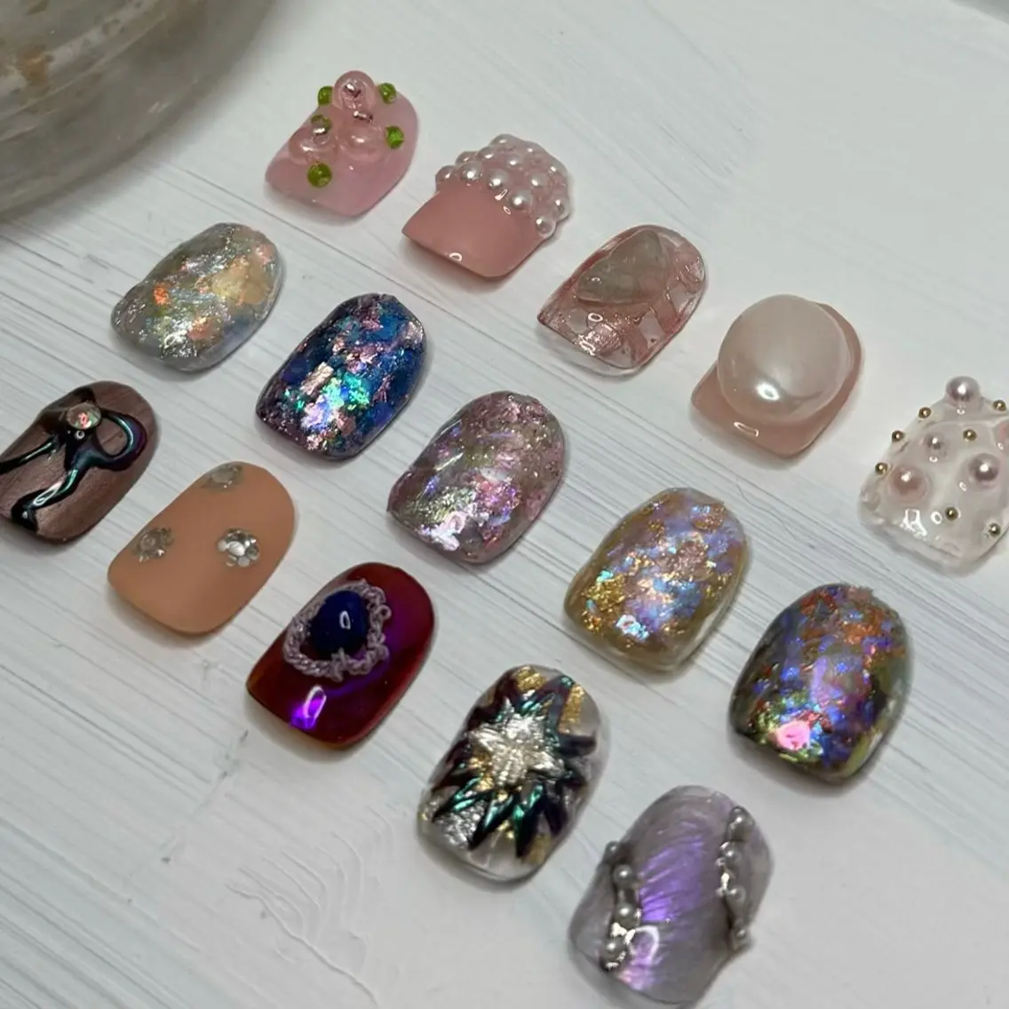ネイル オーロラネイル ジェルネイル 氷ネイル・うるうるネイル マグネットネイル ミラーネイル VOLLMOND nailのネイルデザイン