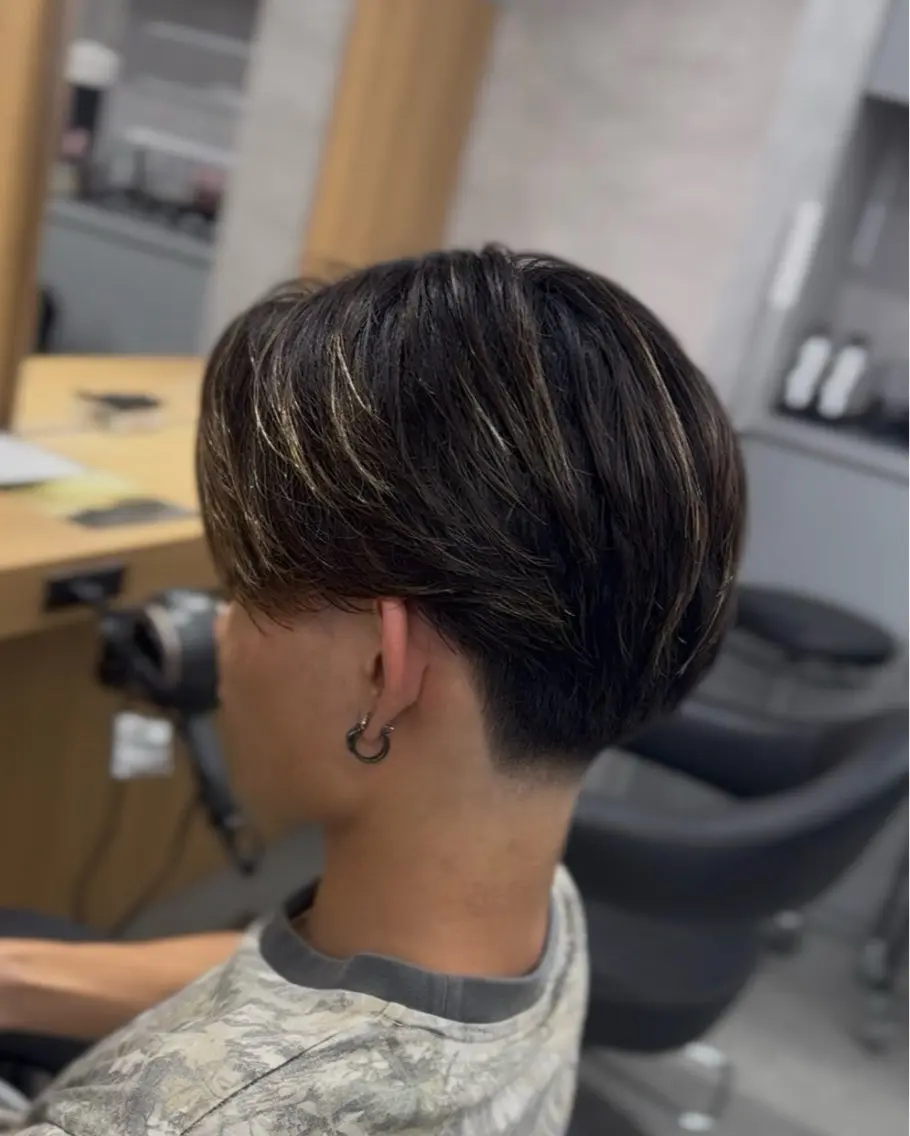 ショート カラー パーマ メンズ フェードカット フェザーパーマ メンズハイライト メンズメッシュ メンズパーマ カット ヘアカラー パーマ 🔥メンズ 特化🔥菊水皐暉🔥のヘアスタイル