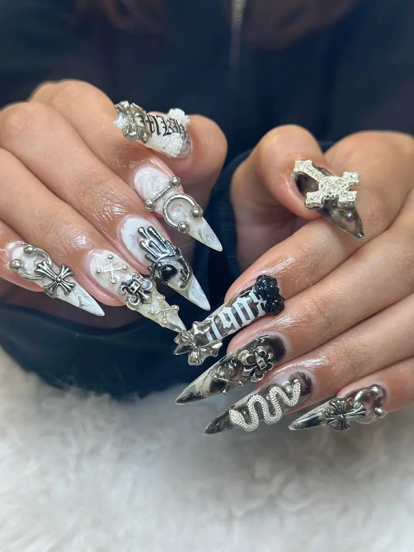 ネイル フレンチネイル ジェルネイル ガーリー 韓国ネイル ロングネイル ハンドネイル NieNail Nezukoのネイルデザイン