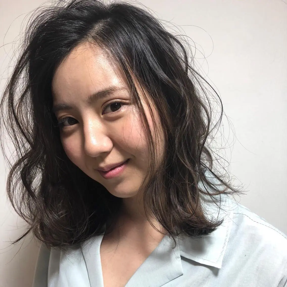 ミディアム カラー ブリーチ 透明感カラー ブリーチなしカラー ヘアカラー トリートメント 韓国hair ·͜· watanabeのヘアスタイル