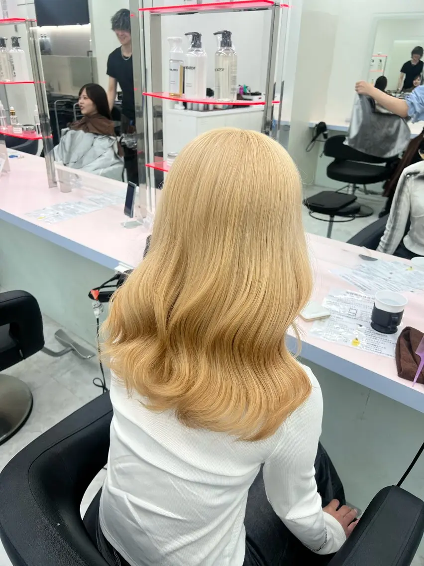 セミロング ヘアカラー 韓国風トレンドカラー 🩶RINA🩶のヘアスタイル