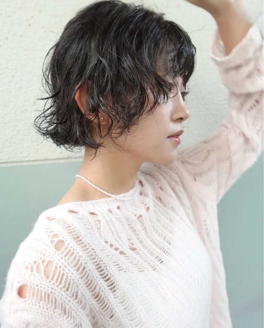 ショート パーマ カット 守屋 瞳子のヘアスタイル