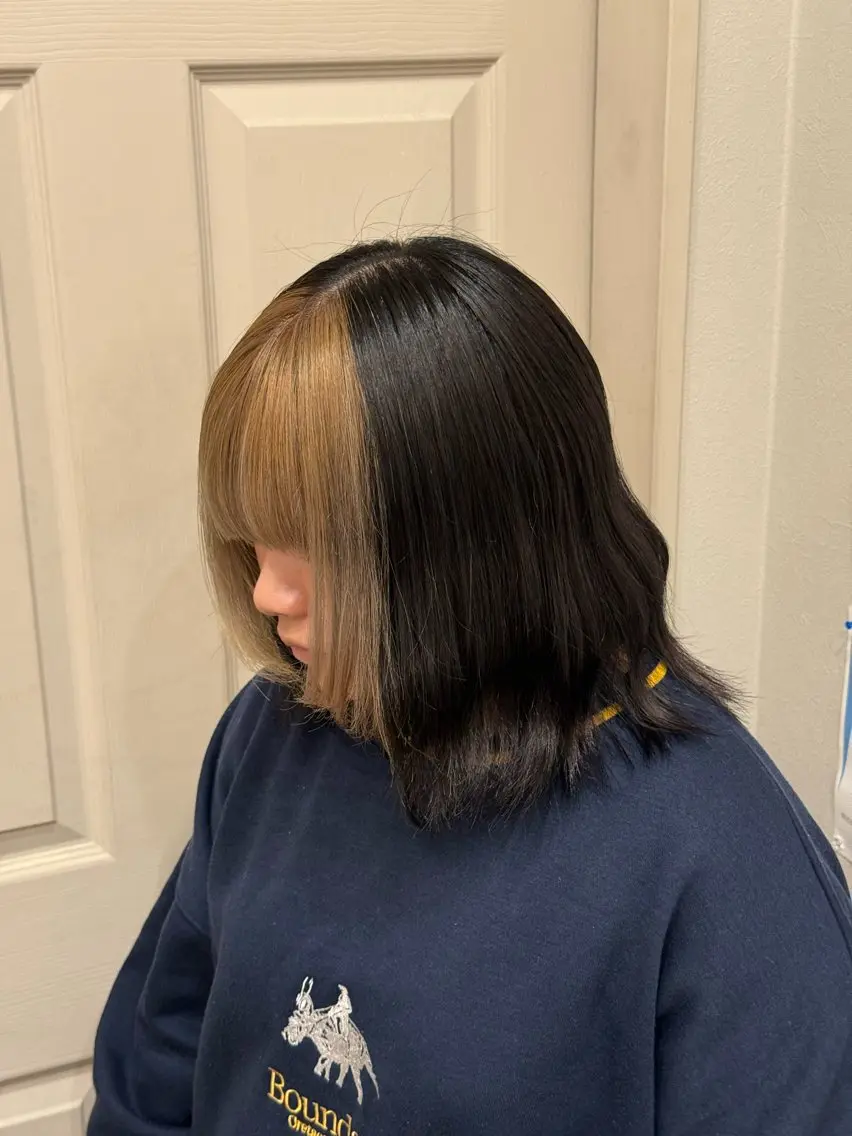 ミディアム カラー ヘアアレンジ ミストバング ベージュカラー ブリーチ フェイスフレーミング ヘアカラー レディースモデル募集 角快利のヘアスタイル