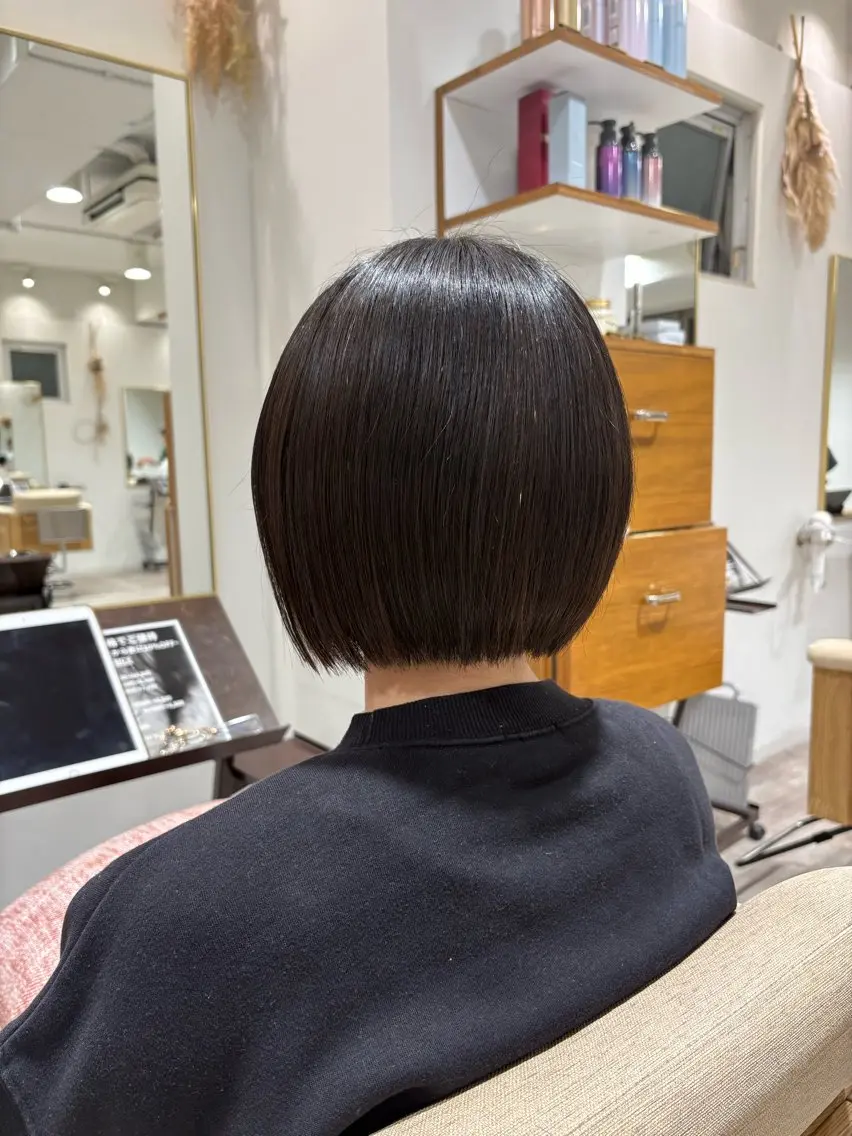 ショート ボブ ハイトーン/茨木市 𝙨𝙖𝙠𝙞💚のヘアスタイル