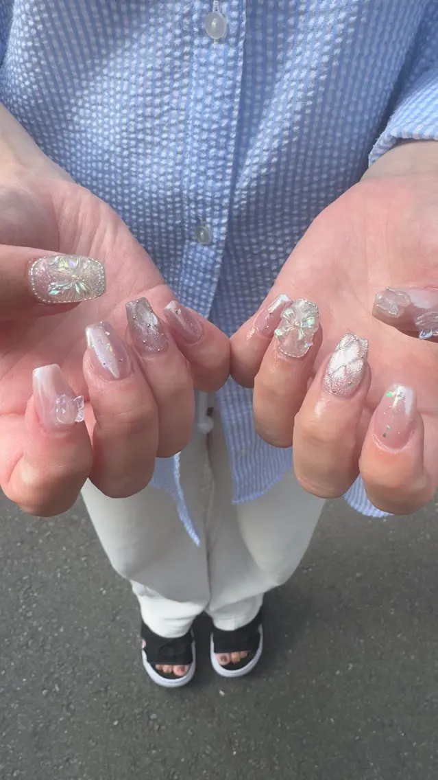 ネイル フラッシュネイル ホログラムネイル 韓国ネイル レース ラメ(グリッター) ハンドネイル MH_ Nailのネイルデザイン
