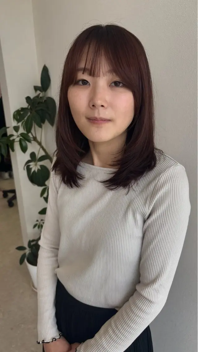 セミロング カット 能勢 莉里花のヘアスタイル