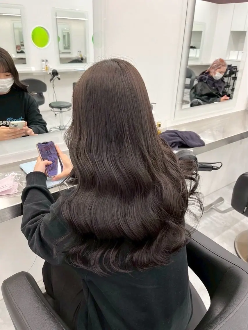ロング カラー ヘアカラー トリートメント ヘッドスパ ヘアセット 💠透明感グレージュ /韓国風レイヤー💠のヘアスタイル