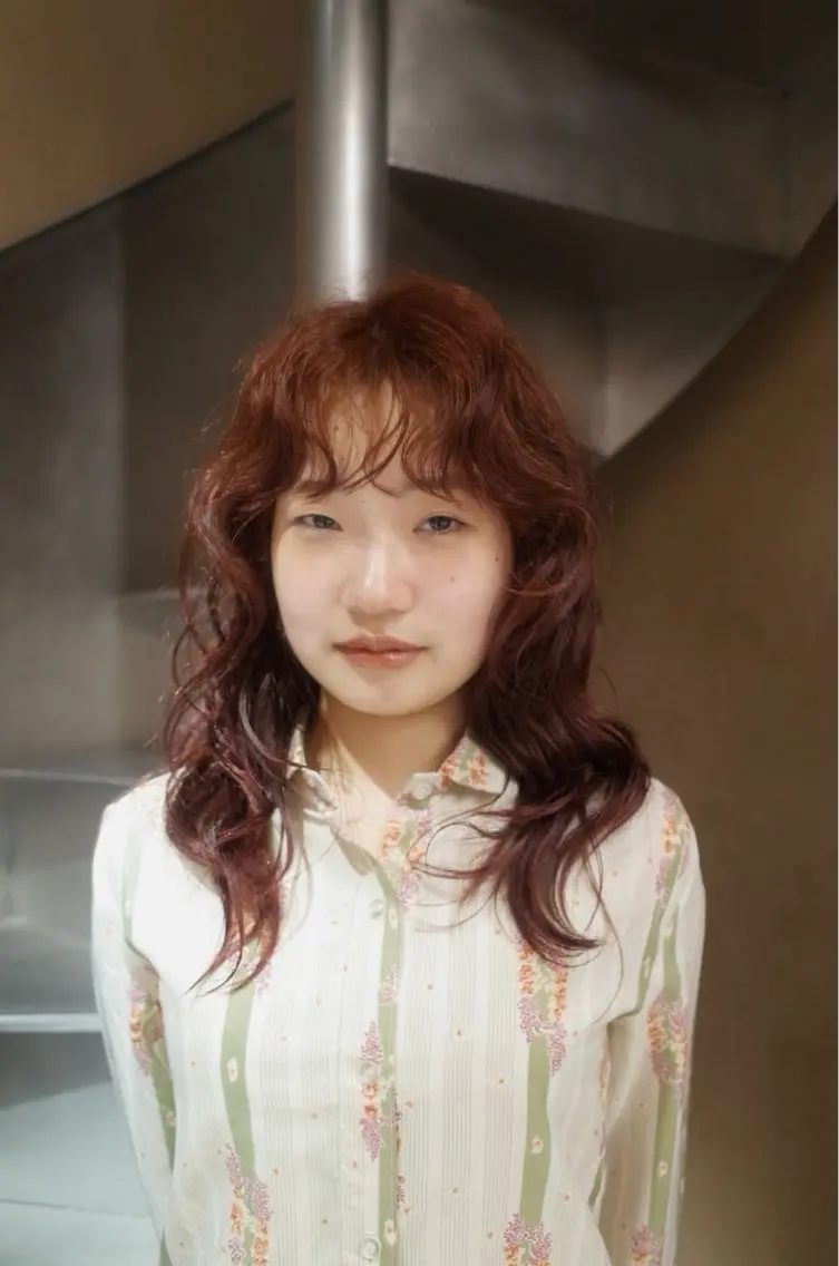 ロング カラー アベ コハルのヘアスタイル
