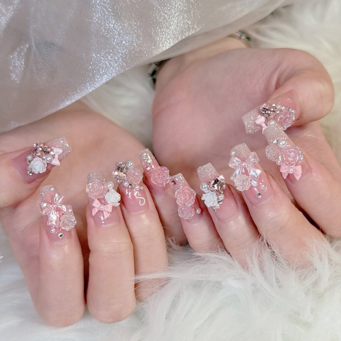 ネイル オーロラネイル 長さ出し フラッシュネイル フレンチネイル ジェルネイル ハンドネイル Amee Nail Salonのネイルデザイン
