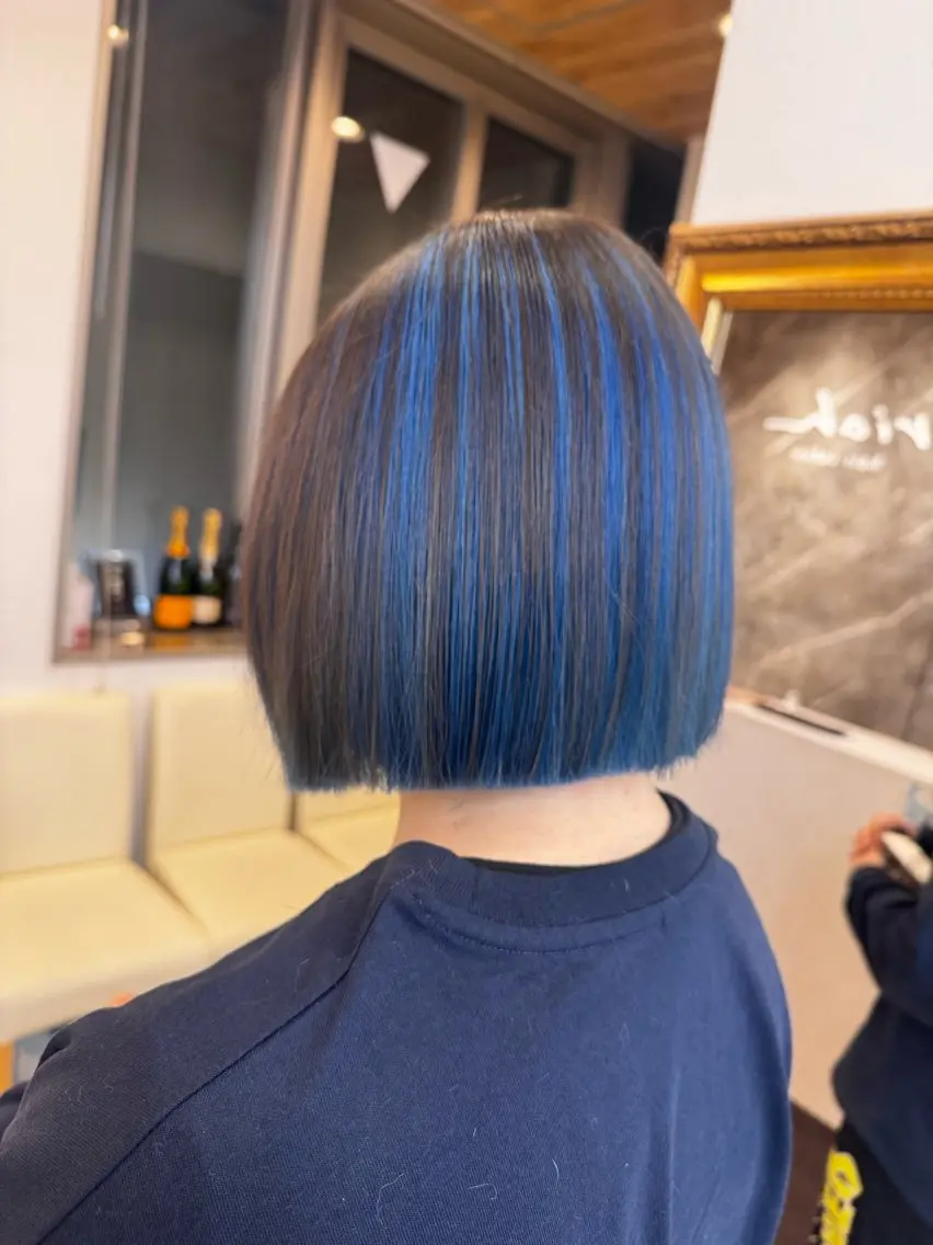 ショート ヘアカラー トリートメント ハイトーン/レイヤー 五島桜樫のヘアスタイル