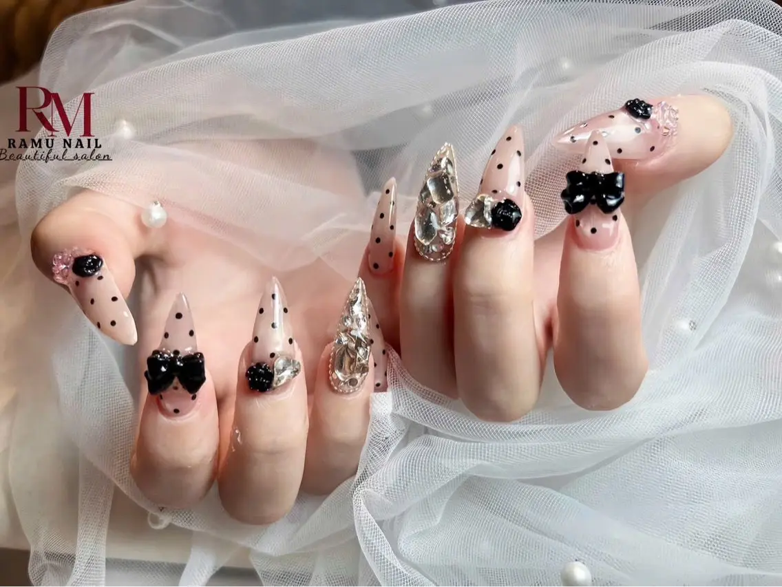 ネイル キラキラネイル マグネットネイル ミラーネイル ピンク 夏ネイル ハンドネイル RAMU Nail 恵比寿店のネイルデザイン