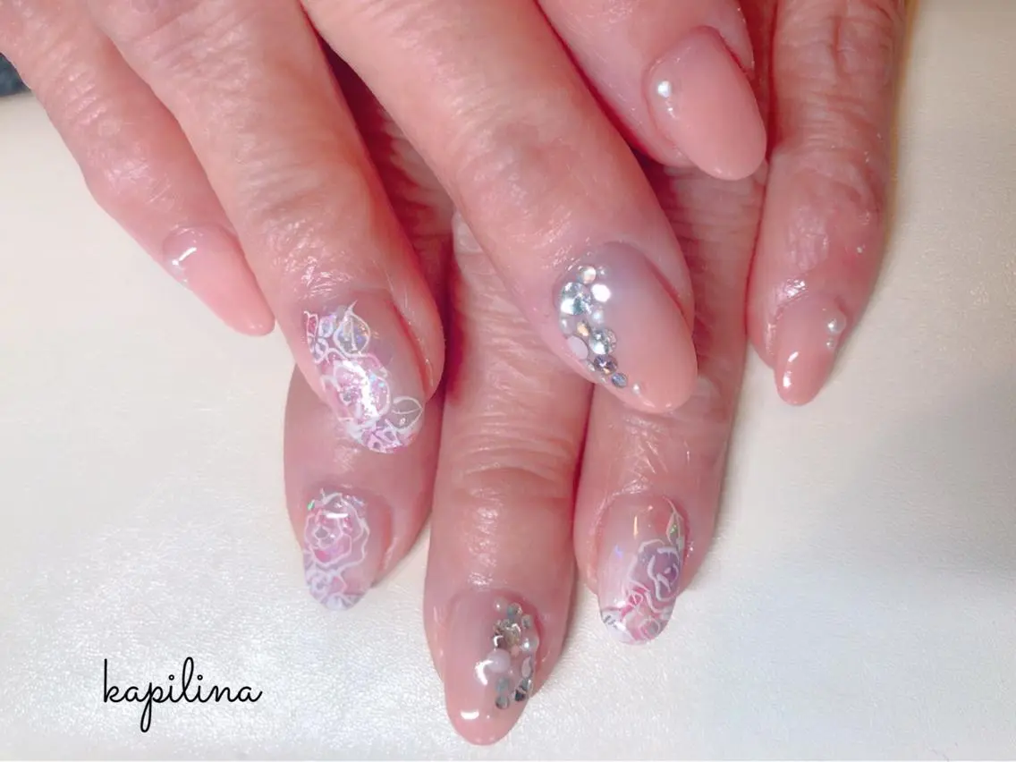 ミディアム kapilina salonの眉毛・アイブロウイメージ