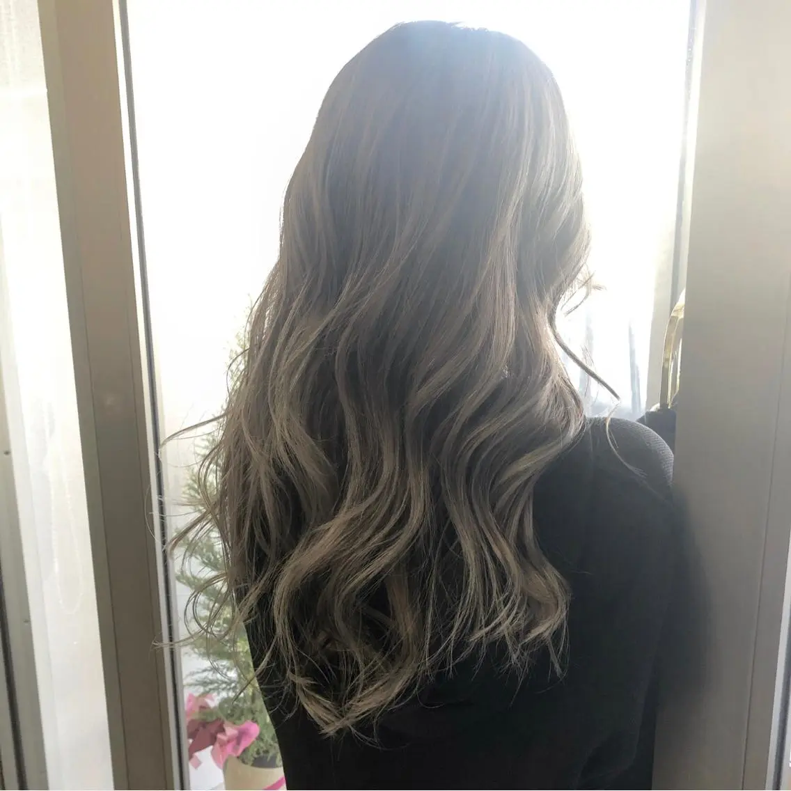セミロング カラー ヘアアレンジ シールエクステ バレイヤージュ デザインカラー ハイライトカラー エクステ アンドウ ユウ/ レイヤーカット/韓国のヘアスタイル