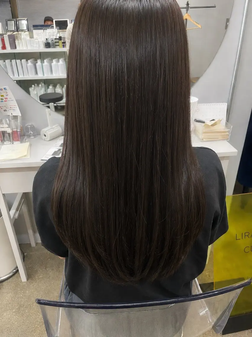 ロング カラー マトバ ヒナのヘアスタイル