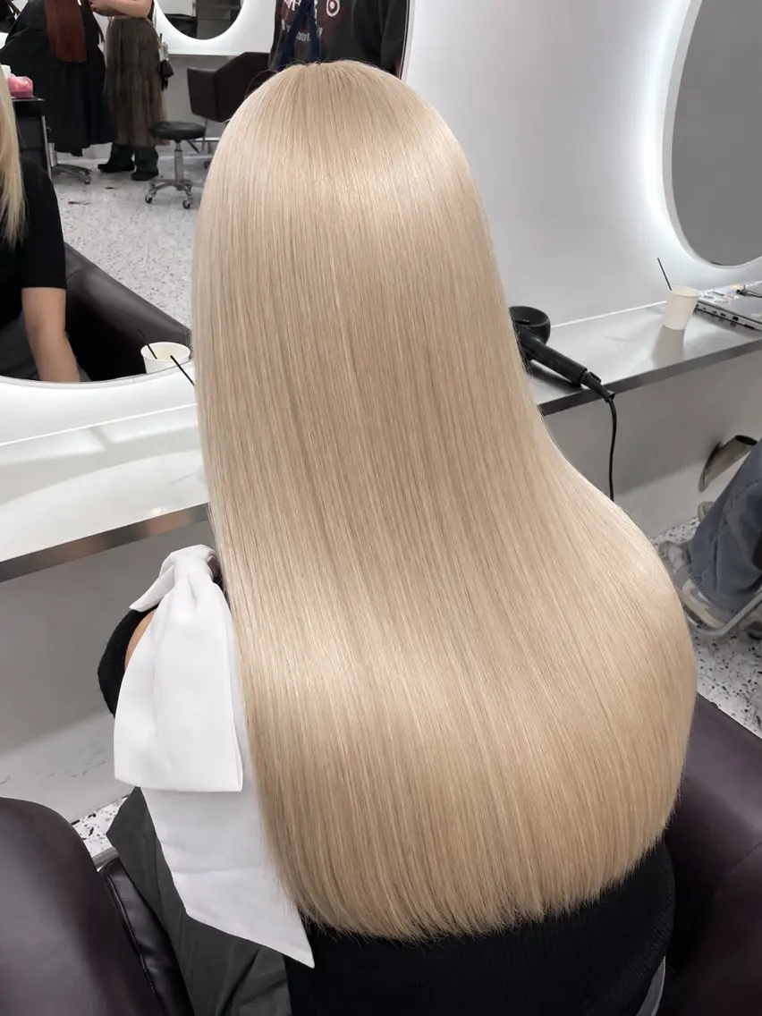 ロング カラー ヘアカラー トリートメント 💎艶髪ハイトーン yuukiのヘアスタイル