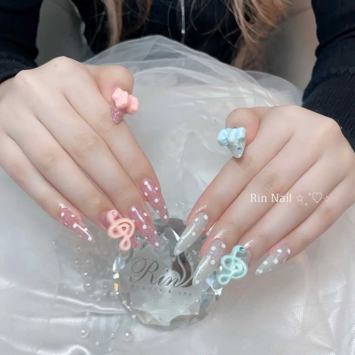 ネイル アートネイル チークネイル ジェルネイル ロングネイル マグネットネイル ハンドネイル Rin Nail 新大久保店のネイルデザイン