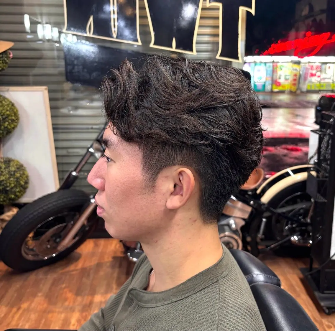 ショート パーマ メンズ センターパート メンズパーマ ニュアンスパーマ フクヤマサクラ /メンズカットのヘアスタイル