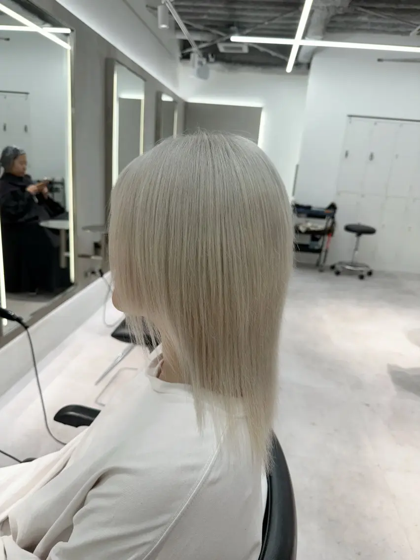 セミロング カラー ヘアカラー トリートメント 🤍haruna 🤍SUIのヘアスタイル