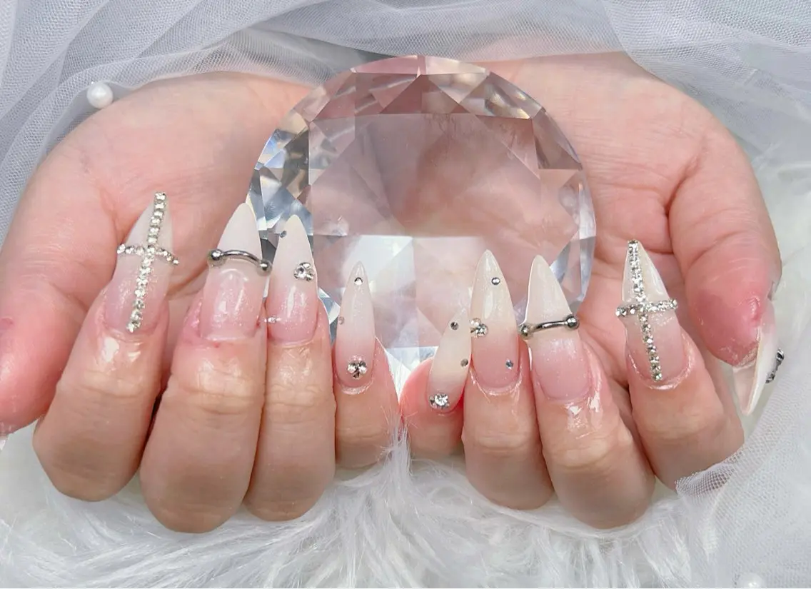 ネイル アートネイル オーロラネイル チークネイル 長さ出し フットネイル Miya _nailのネイルデザイン