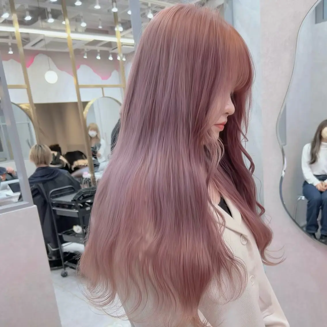 ロング カラー ラベンダーカラー ラベンダーピンク ピンクカラー ヘアカラー ミルクティ/ ブラウンカラー/りおのヘアスタイル