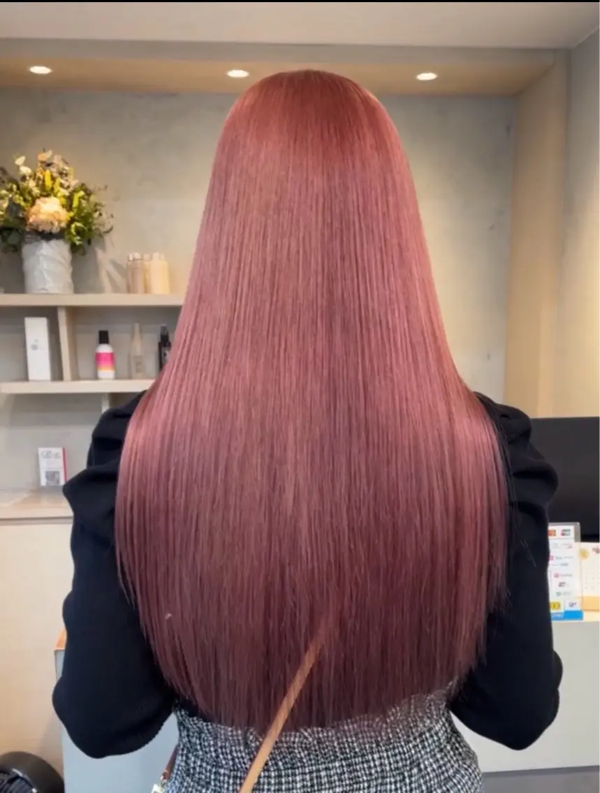 カラー ブリーチ ヘアカラー トリートメント 中山 ちかのヘアスタイル