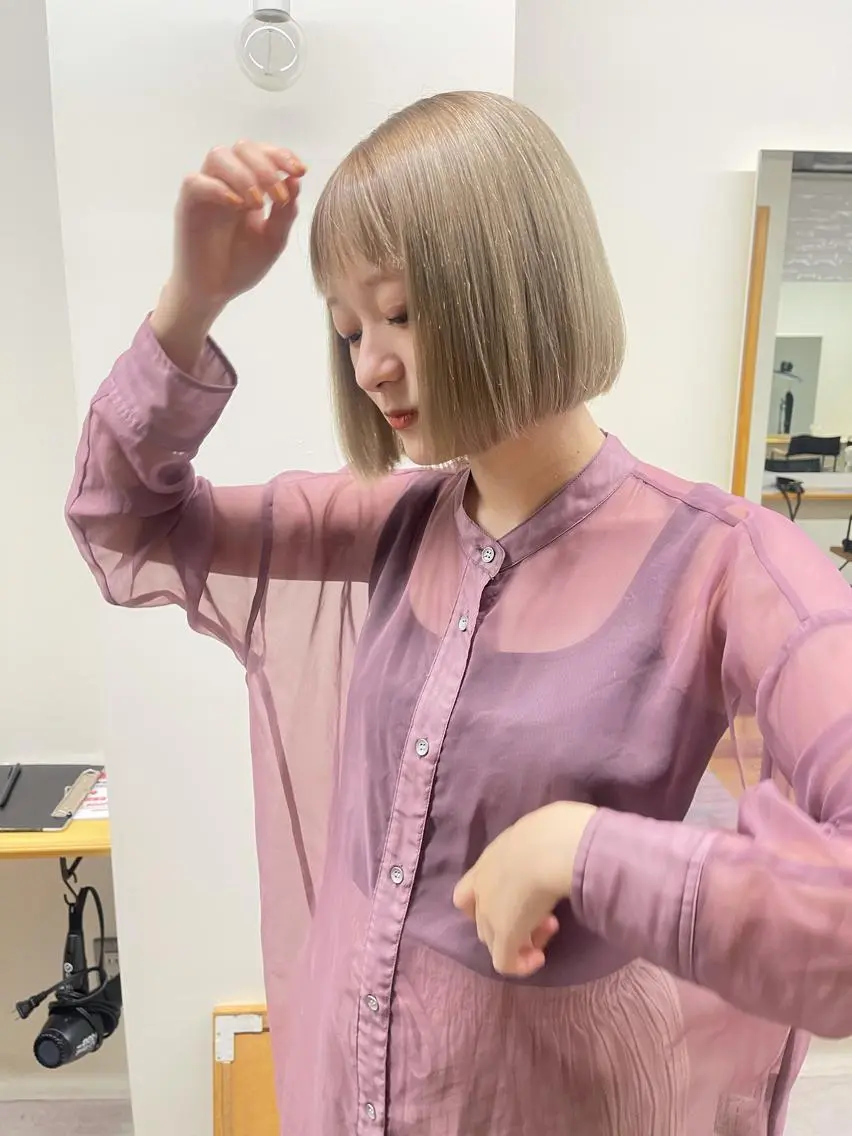 ⚡️ハイトーンでイメチェンを⚡️【似合わせカット+ブリーチ+カラー+トリートメント】の写真