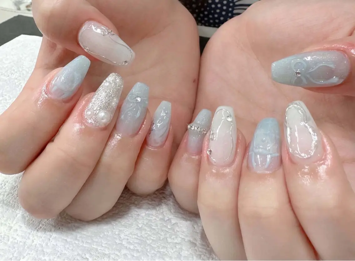 ネイル オーロラネイル ブルー チークネイル 長さ出し フットネイル ハンドネイル Kaori ちゃんのネイルデザイン