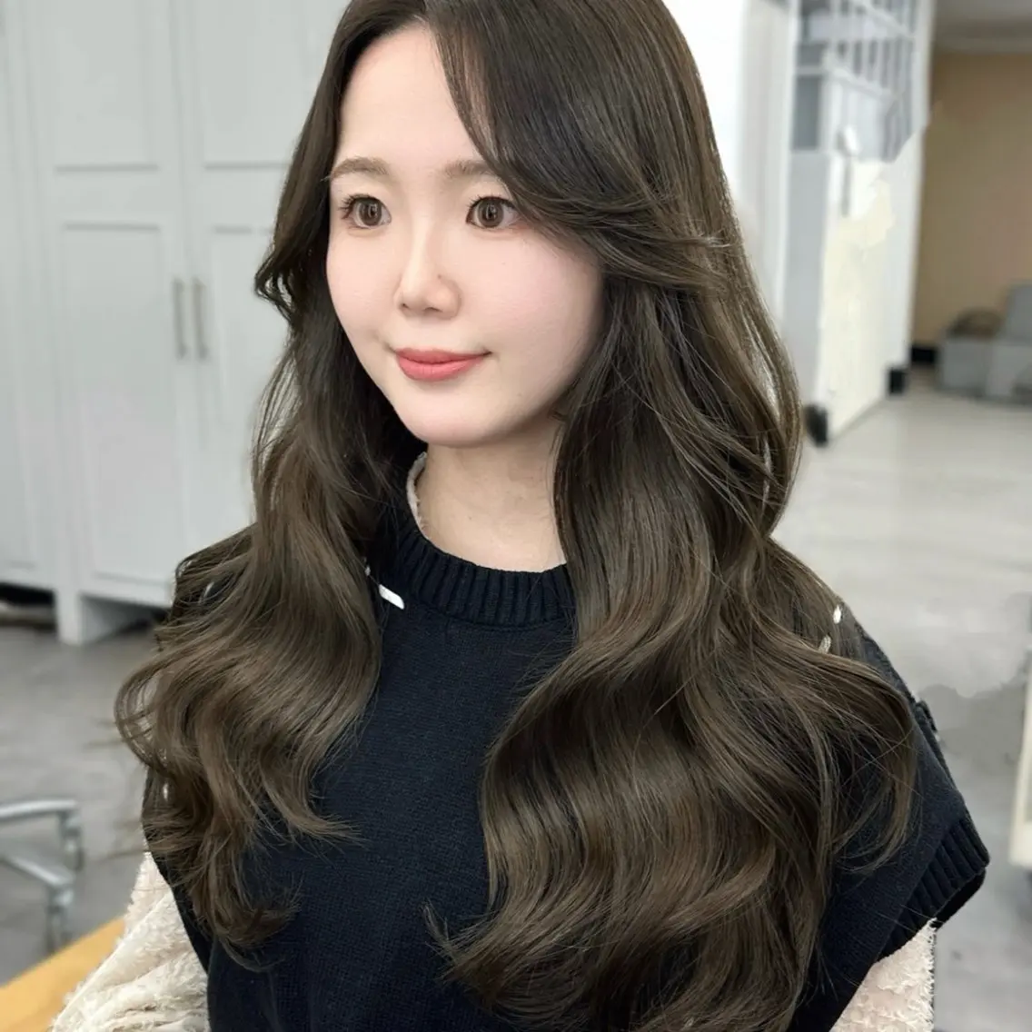ロング ロングレイヤー レイヤーカット ロング 似合わせカット 山﨑 優衣のヘアスタイル