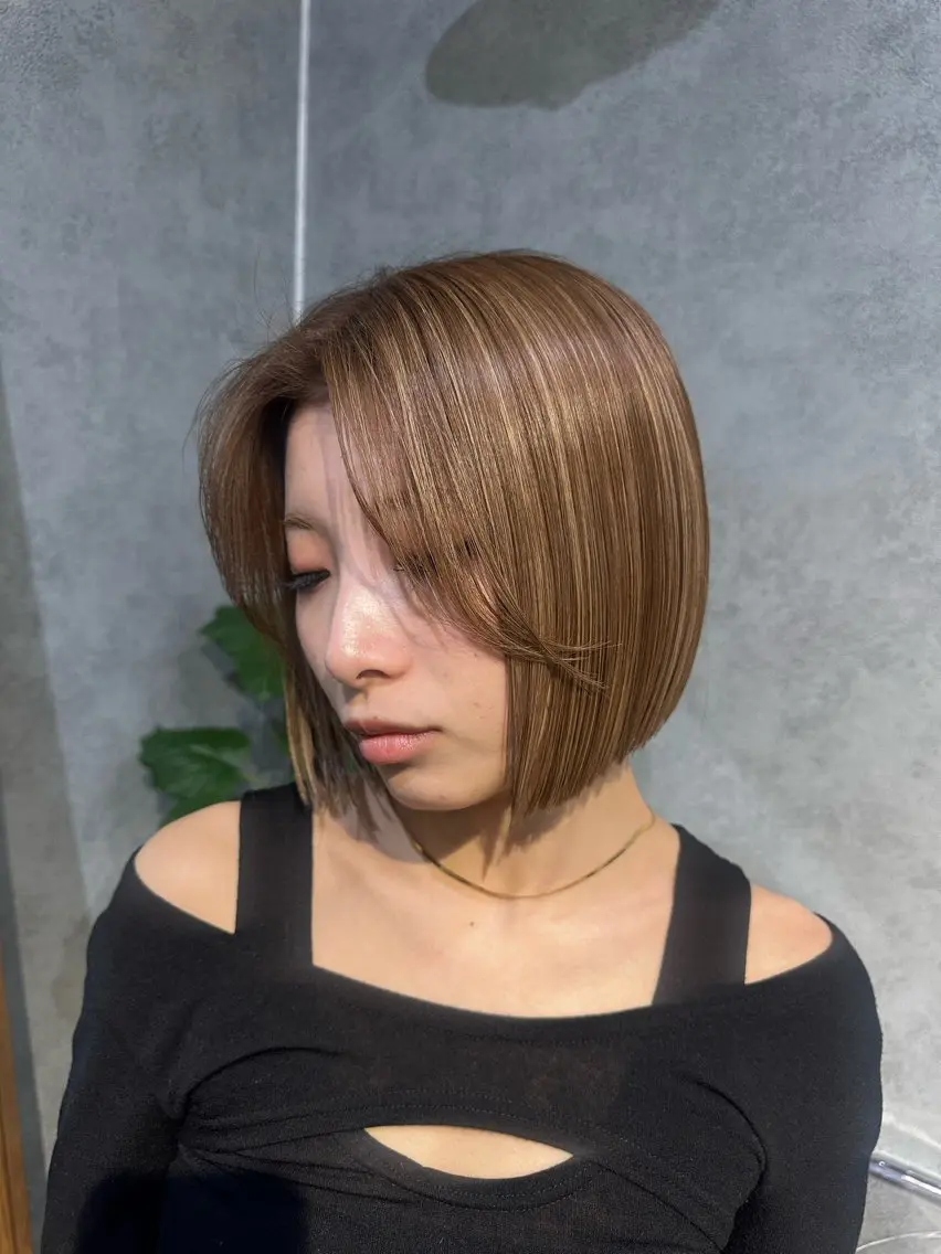 ショート カラー ヘアアレンジ カット トリートメント タイトボブ個性派カラ ーAKANEのヘアスタイル