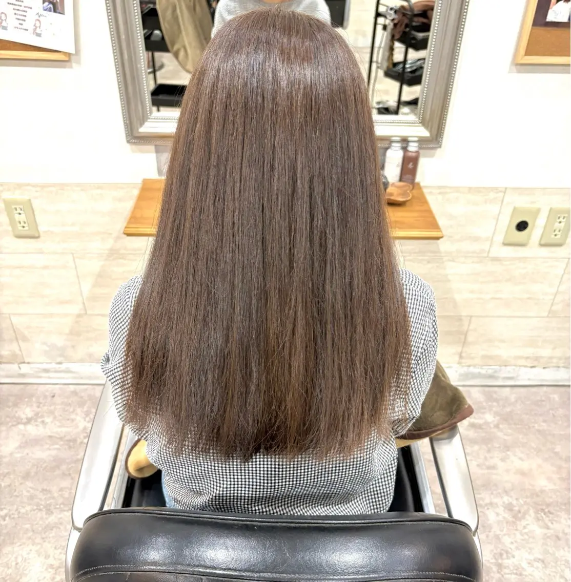 セミロング ヘアカラー 堀川 希歩のヘアスタイル