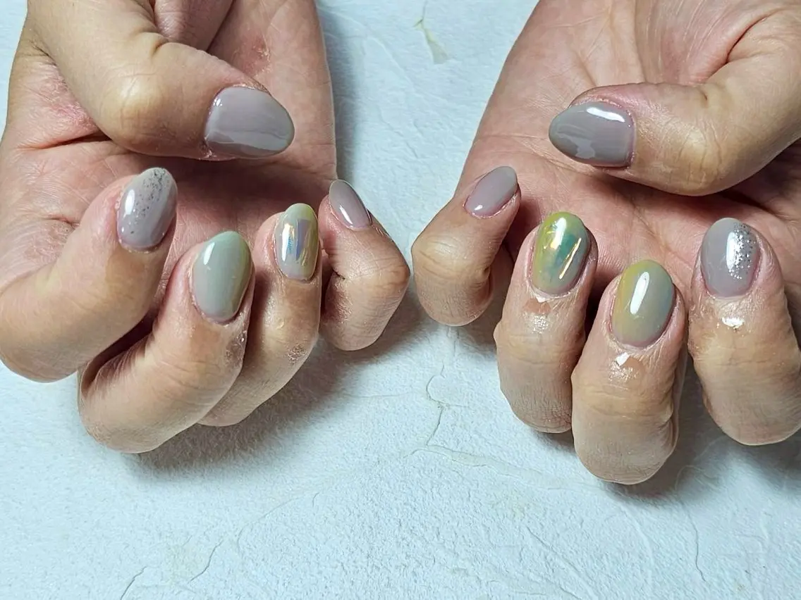 ネイル オーロラネイル フットネイル フレンチネイル ジェルネイル マグネットネイル mogunail &blowのネイルデザイン