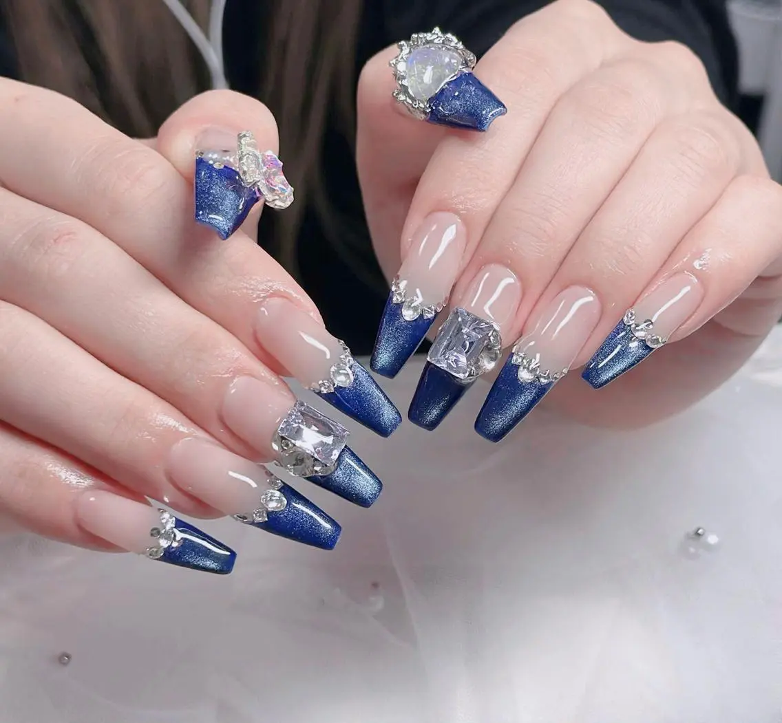ネイル チークネイル フレンチネイル キラキラネイル 韓国ネイル マグネットネイル ハンドネイル H.baby Nail Salonのネイルデザイン
