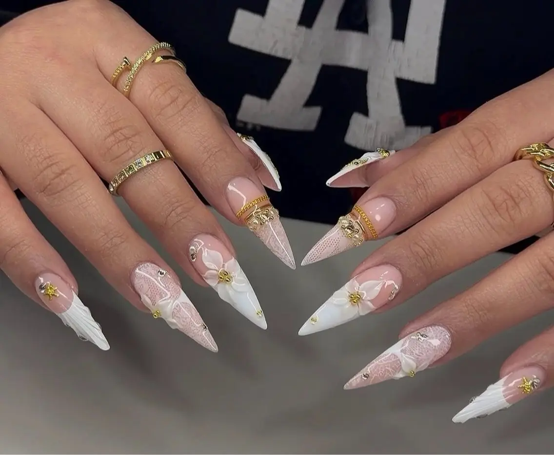 ネイル アートネイル ボルドー フレンチネイル ジェルネイル 氷ネイル・うるうるネイル ハンドネイル Julie Nail Hinのネイルデザイン