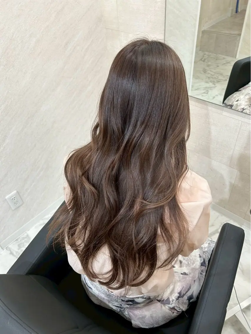 ロング 顔まわりレイヤー 韓国風ヘア レイヤーカット 小顔カット カット ヘアカラー トリートメント 韓国×髪質改善 蓮池 翼のヘアスタイル